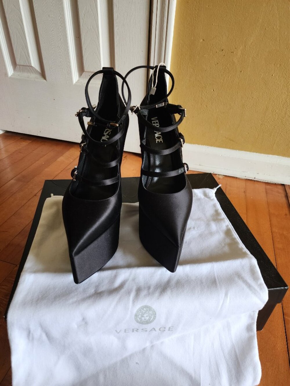 Versace Black Heels - Picture 3 of 7